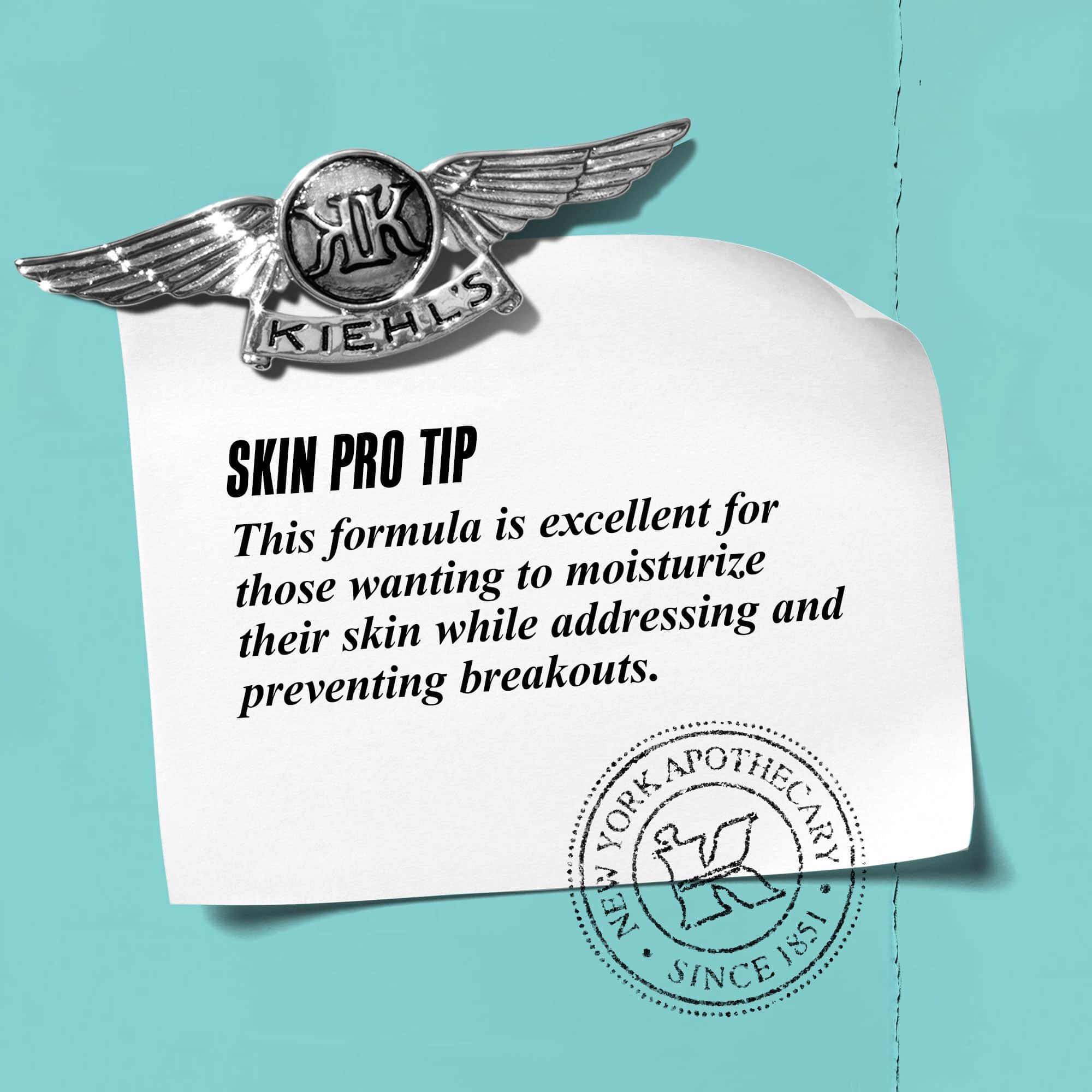 Grafikk med teksten: "Eksperttips: Denne formelen er utmerket for å behandle og fukte huden samtidig som den adresserer og forebygger utbrudd."