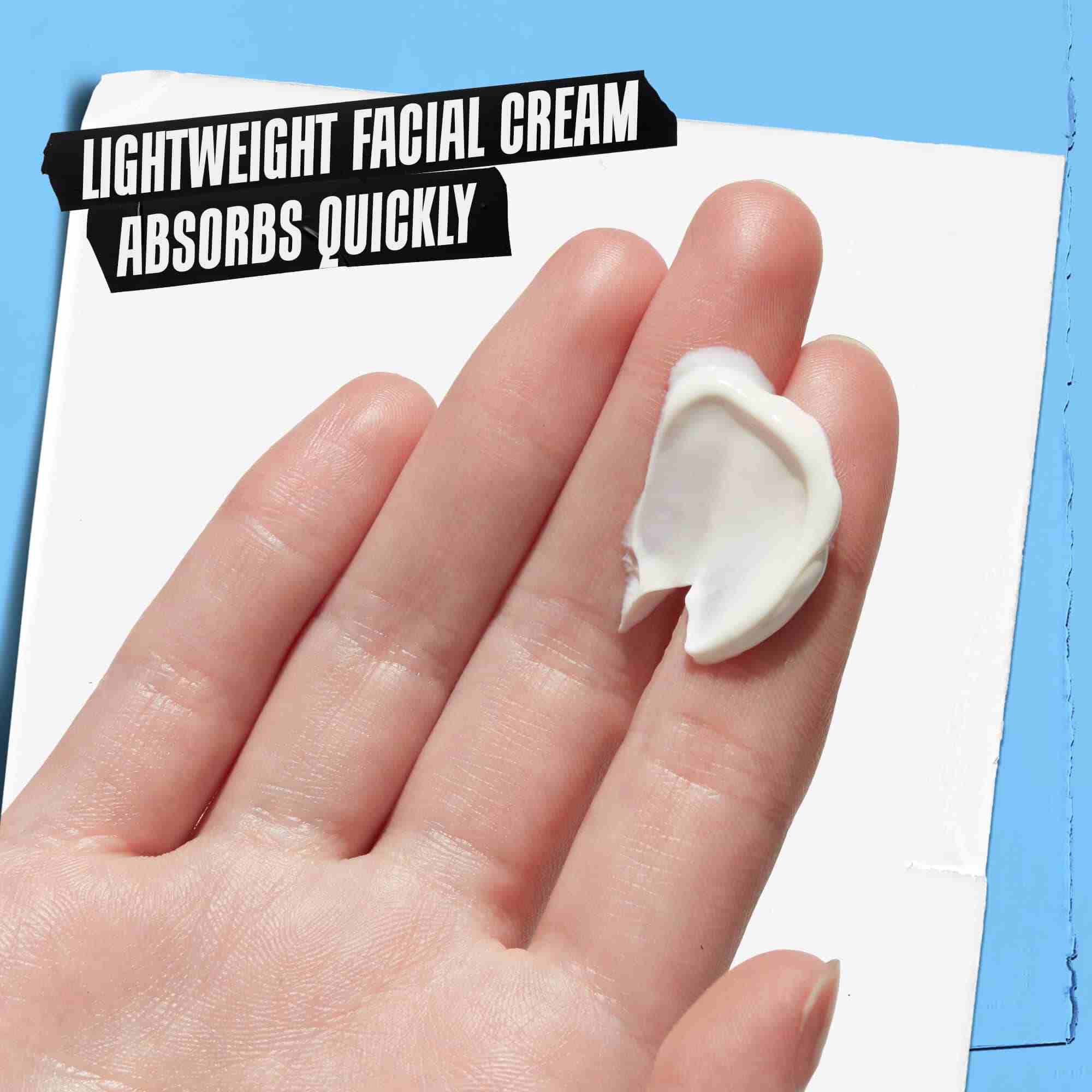 En hånd som påfører Ultra Facial Cream SPF 30 merket "Lett ansiktskrem absorberes raskt."