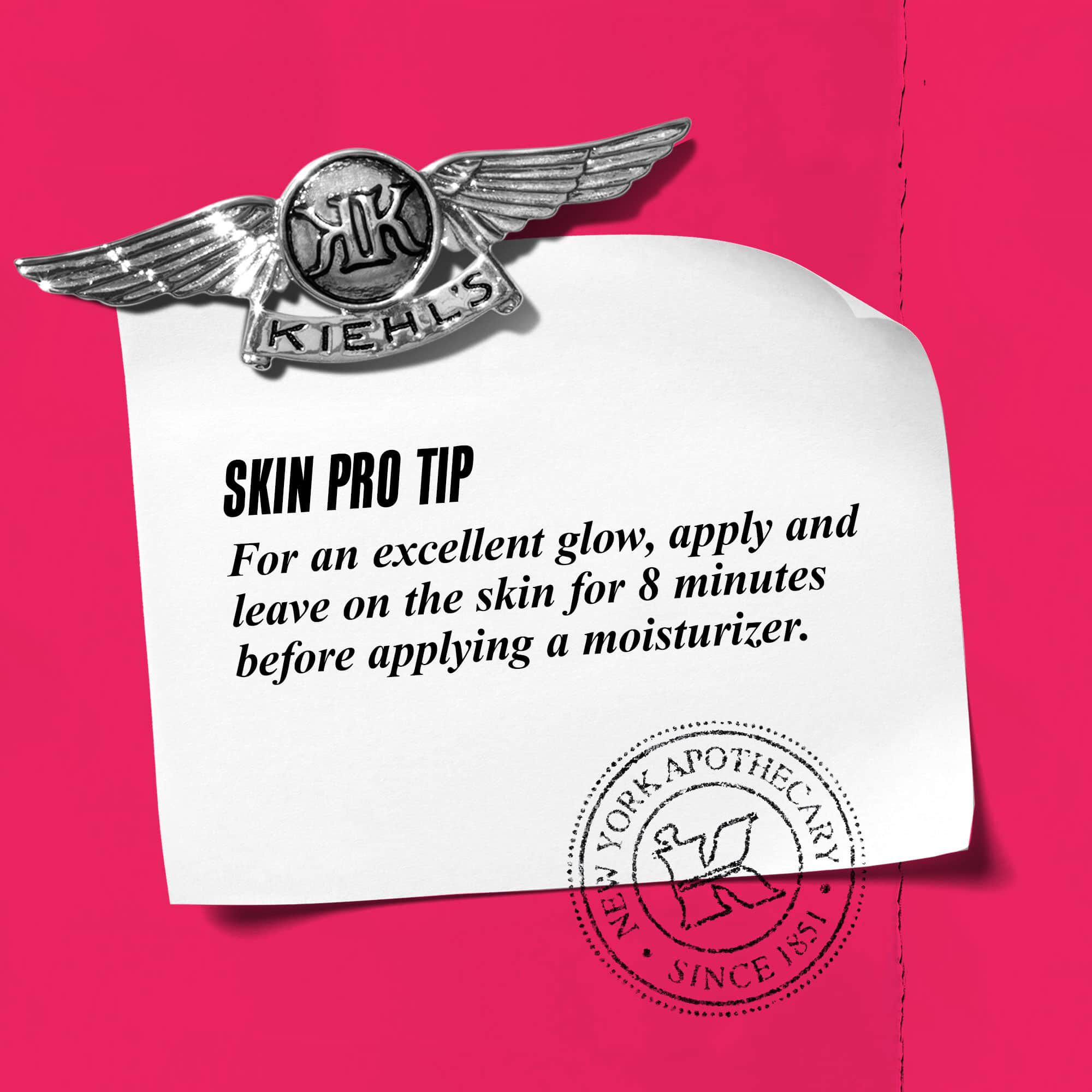 Grafikk med teksten: "Eksperttips: For en utmerket glød, påfør og la virke på huden i 5 minutter før du påfører en fuktighetskrem."