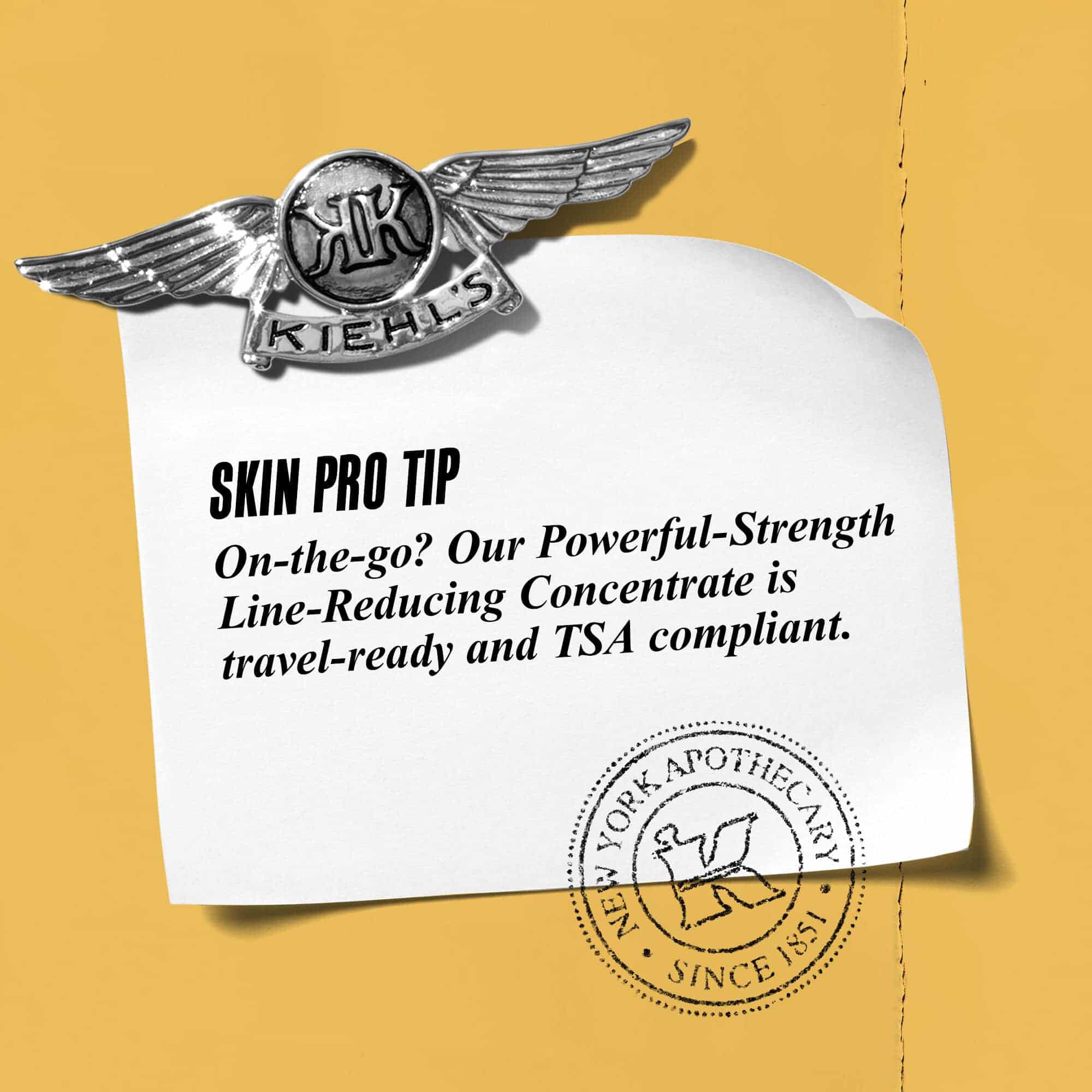 Grafikk med teksten: "Eksperttips: På farten? Vår Powerful-Strength Line-Reducing Concentrate er reiseklar og TSA-godkjent."